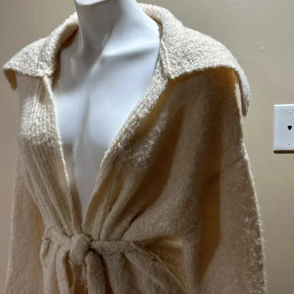 Express Boucle Oversized Collar Belted Duster Cardigan - Picture 4 of 10